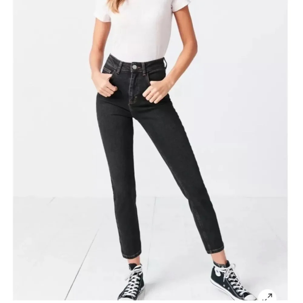UO BDG High Rise Girlfriend Jeans size 25